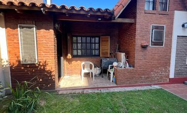 CASA 4AMB C QUINCHO, JARDÍN Y COCHERA STOS LUGARES