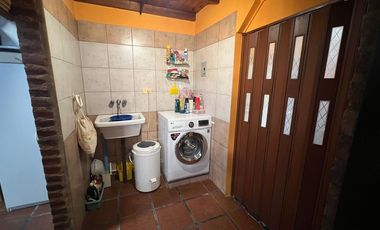 CASA 4AMB C QUINCHO, JARDÍN Y COCHERA STOS LUGARES