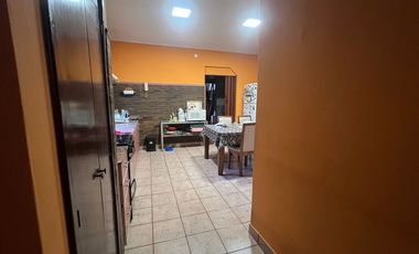 CASA 4AMB C QUINCHO, JARDÍN Y COCHERA STOS LUGARES