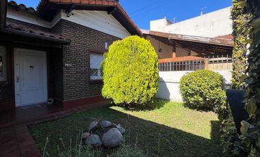 CASA 4AMB C QUINCHO, JARDÍN Y COCHERA STOS LUGARES