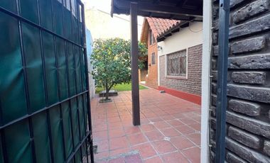 CASA 4AMB C QUINCHO, JARDÍN Y COCHERA STOS LUGARES