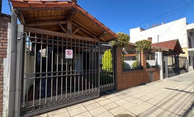 CASA 4AMB C QUINCHO, JARDÍN Y COCHERA STOS LUGARES