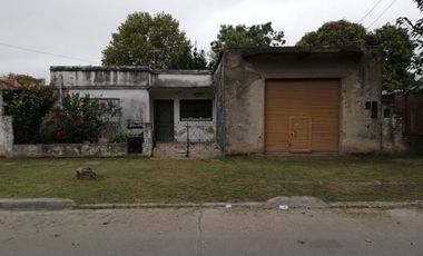 Oportunidad, casa a refaccionar en Temperley