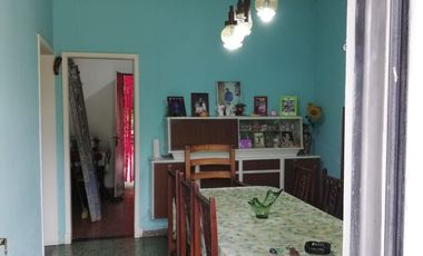 Oportunidad, casa a refaccionar en Temperley