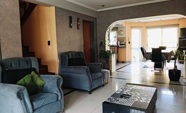 Venta Casa 7 ambientes con pileta en Tapiales