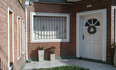 Venta Casa 7 ambientes con pileta en Tapiales