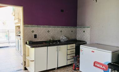 Venta Casa 7 ambientes con pileta en Tapiales