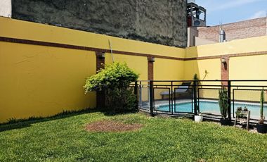 Venta Casa 7 ambientes con pileta en Tapiales