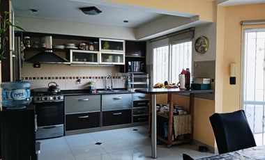 Venta Casa 7 ambientes con pileta en Tapiales