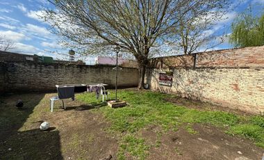CASA EN VENTA EN CHACABUCO CON PATIO
