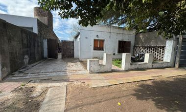 CASA EN VENTA EN CHACABUCO CON PATIO