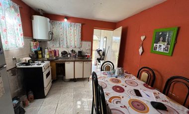 CASA EN VENTA EN CHACABUCO CON PATIO