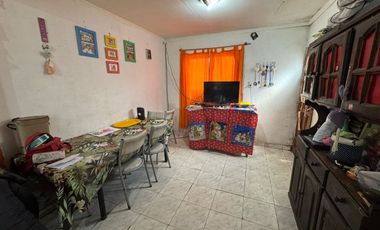 CASA EN VENTA EN CHACABUCO CON PATIO