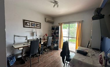 VENTA LOTE 2 CASAS 3 AMB PILETA COCHERA NAVARRO