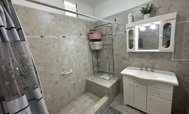 VENTA LOTE 2 CASAS 3 AMB PILETA COCHERA NAVARRO