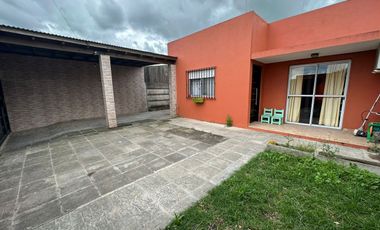 VENTA LOTE 2 CASAS 3 AMB PILETA COCHERA NAVARRO