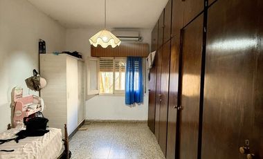 CASA CON LOCAL COMERCIAL