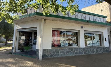 CASA CON LOCAL COMERCIAL