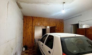 CASA CON LOCAL COMERCIAL