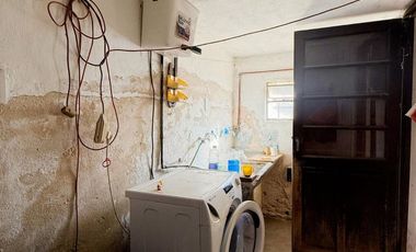 CASA CON LOCAL COMERCIAL