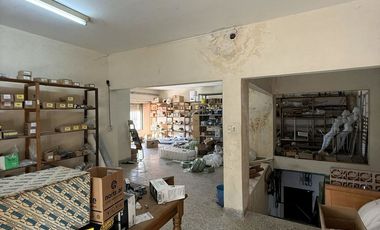 CASA CON LOCAL COMERCIAL