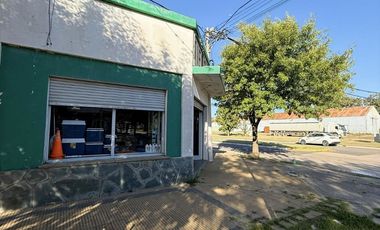 CASA CON LOCAL COMERCIAL