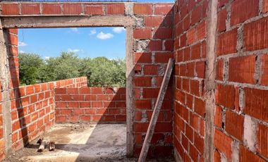 VENTA CASA EN CONSTRUCCION B° PRIVADO ENEA
