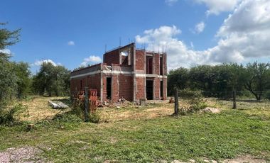 VENTA CASA EN CONSTRUCCION B° PRIVADO ENEA