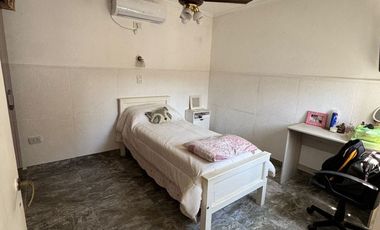 Casa en Pasaje O. Alemis a 30 mTs de Avenida Perón