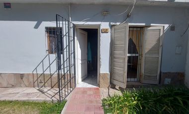 VENTA CASA/2 DEPARTAMENTOS RIVADAVIA MENDOZA