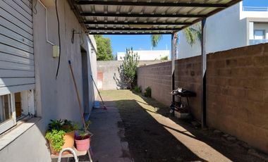 VENTA CASA  2 DORMITORIOS- ZONA UTN