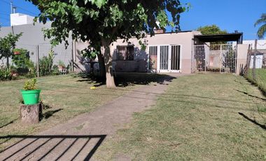 VENTA CASA  2 DORMITORIOS- ZONA UTN