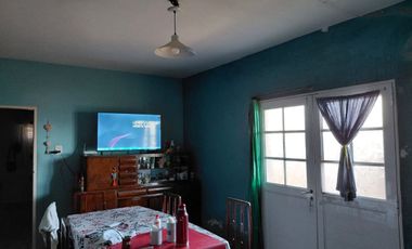 VENTA CASA  2 DORMITORIOS- ZONA UTN