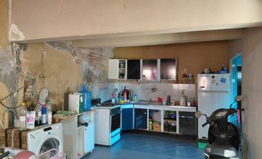 VENTA CASA  2 DORMITORIOS- ZONA UTN