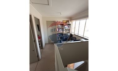 Casa Moderna y Segura en Buin, Ideal para Familias