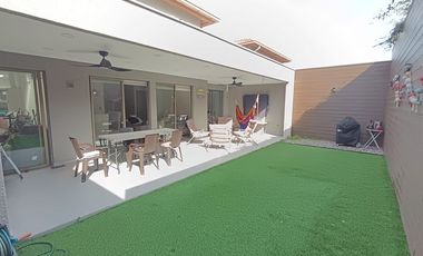 Casa Moderna y Segura en Buin, Ideal para Familias