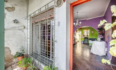 Casa 3 Ambientes c/Jardín y Quincho y Patio
