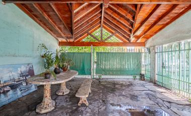 Casa 3 Ambientes c/Jardín y Quincho y Patio