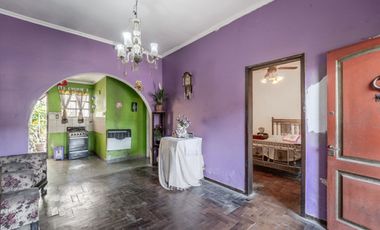 Casa 3 Ambientes c/Jardín y Quincho y Patio