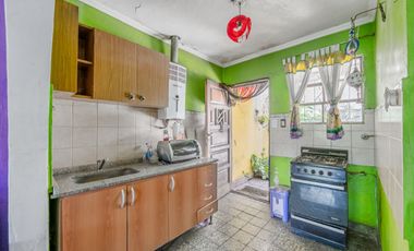 Casa 3 Ambientes c/Jardín y Quincho y Patio