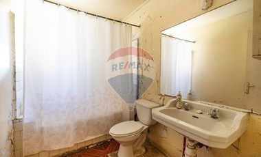 GRAN TERRENO DE 517 METROS CON 2 CASAS