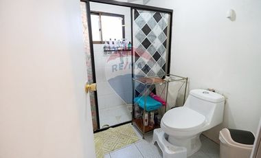 GRAN TERRENO DE 517 METROS CON 2 CASAS