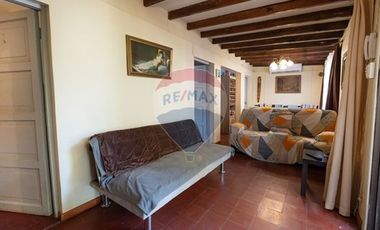 GRAN TERRENO DE 517 METROS CON 2 CASAS