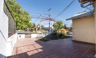 GRAN TERRENO DE 517 METROS CON 2 CASAS