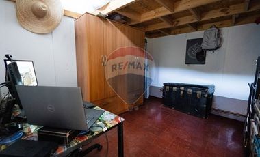 GRAN TERRENO DE 517 METROS CON 2 CASAS
