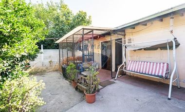 GRAN TERRENO DE 517 METROS CON 2 CASAS