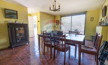 GRAN TERRENO DE 517 METROS CON 2 CASAS
