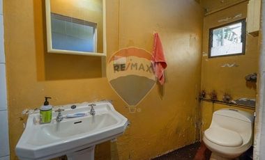 GRAN TERRENO DE 517 METROS CON 2 CASAS