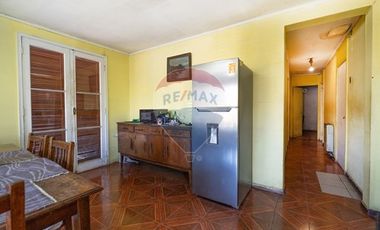 GRAN TERRENO DE 517 METROS CON 2 CASAS