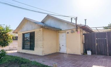 GRAN TERRENO DE 517 METROS CON 2 CASAS